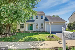 705 Buttonwood Dr, Royersford, PA 19468 - Photo 2