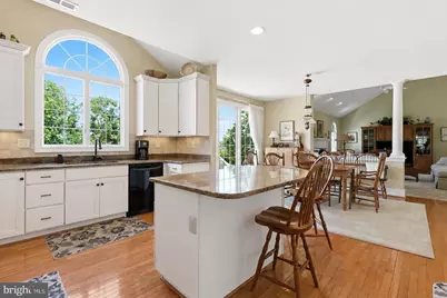 583 Oakmont Drive E, Telford, PA 18969 - Photo 6