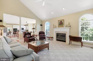583 Oakmont Dr E, Telford, PA 18969 - Photo 12