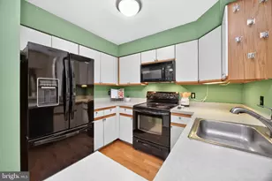 906 Foxmeadow Dr, Royersford, PA 19468 - Photo 14
