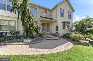 113 Summit Dr, Phoenixville, PA 19460 - Photo 2