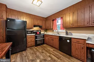 971 Oakdale Dr, Pottstown, PA 19464 - Photo 8
