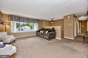 971 Oakdale Dr, Pottstown, PA 19464 - Photo 4