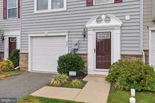 225 Tulip Ln, Gilbertsville, PA 19525 - Photo 2