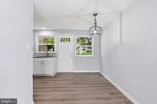226 Oxford Cir, Norristown, PA 19403 - Photo 6