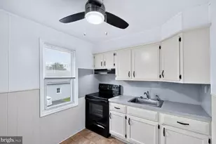 801 N Adams St, Pottstown, PA 19464 - Photo 2
