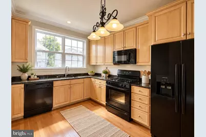 39 W 5th Street, Bridgeport, PA 19405 - Photo 4