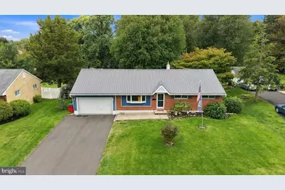 523 Sherwood Lane, Hatboro, PA 19040 - Photo 2