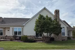 1075 Burgundy Cir, Pennsburg, PA 18073 - Photo 4