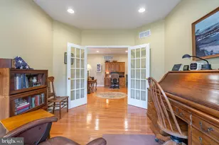1075 Burgundy Cir, Pennsburg, PA 18073 - Photo 18