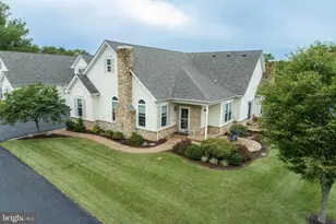 1075 Burgundy Cir, Pennsburg, PA 18073 - Photo 2