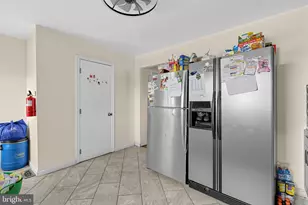 1039 Cherry St, Norristown, PA 19401 - Photo 14