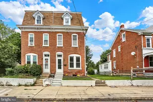 943 Queen St, Pottstown, PA 19464 - Photo 1
