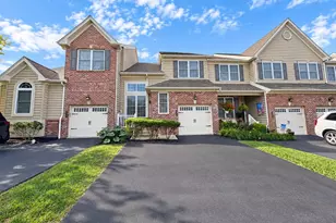 914 Dutch Dr, Norristown, PA 19403 - Photo 1