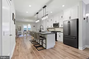 336 Walnut St, Collegeville, PA 19426 - Photo 2
