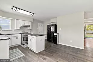 109 Shelburne Dr, North Wales, PA 19454 - Photo 8