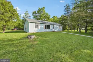 213 Pleasantview Ave, Schwenksville, PA 19473 - Photo 2