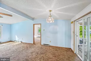 213 Pleasantview Ave, Schwenksville, PA 19473 - Photo 10