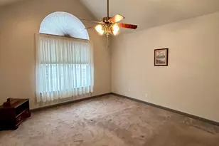 1022 Bordeaux Ln, Pennsburg, PA 18073 - Photo 12