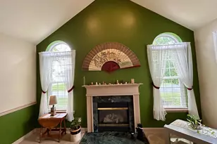 1022 Bordeaux Ln, Pennsburg, PA 18073 - Photo 4
