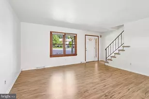 318 Laurel Dr, Collegeville, PA 19426 - Photo 2