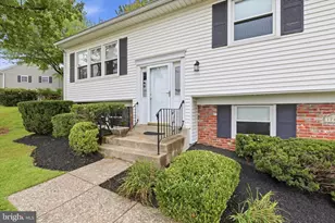 1701 N Gravers Rd, Plymouth Meeting, PA 19462 - Photo 2
