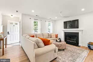 8 Woodbine Ct, Horsham, PA 19044 - Photo 2