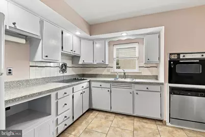 604 Gary Lane, Norristown, PA 19401 - Photo 6