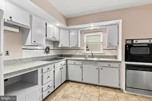 604 Gary Ln, Norristown, PA 19401 - Photo 6