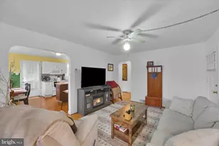210 E Howard St, Stowe, PA 19464 - Photo 10