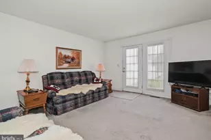 536 6th Street W, Pennsburg, PA 18073 - Photo 8