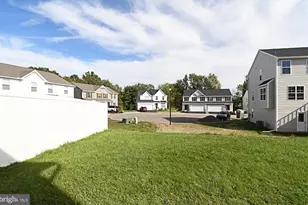 536 6th Street W, Pennsburg, PA 18073 - Photo 6