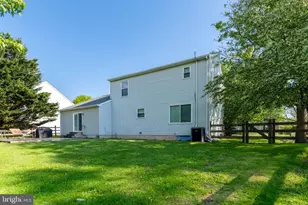 616 Jennifer Ln, Gilbertsville, PA 19525 - Photo 6