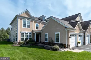 509 Jasmine Cir, Upper Gwynedd, PA 19446 - Photo 2