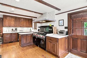 1011 Washington Ln, Jenkintown, PA 19046 - Photo 2