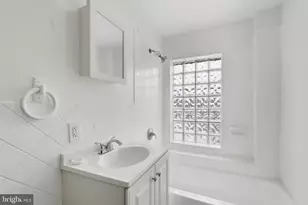 360 E Penn St, Norristown, PA 19401 - Photo 24