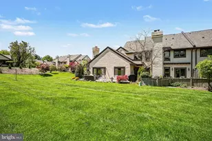 944 Hedgerow Ct, Blue Bell, PA 19422 - Photo 4