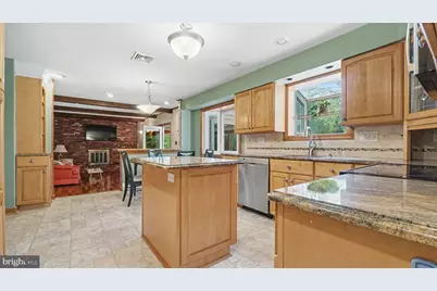 17 Teakwood Terrace, Norristown, PA 19403 - Photo 6