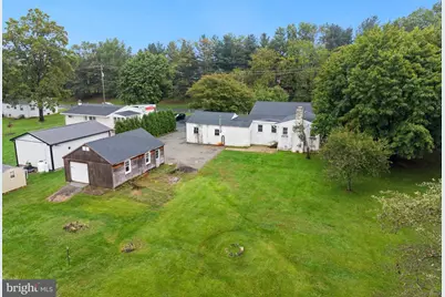 325 E Mount Kirk Avenue, Eagleville, PA 19403 - Photo 2