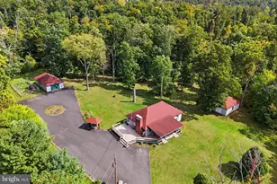 2070 Hendricks Station Rd, Harleysville, PA 19438 - Photo 1