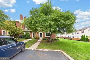 1704 Village Green Dr, Gilbertsville, PA 19525 - Photo 2