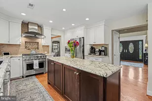 1075 Carriage Ln, Blue Bell, PA 19422 - Photo 10