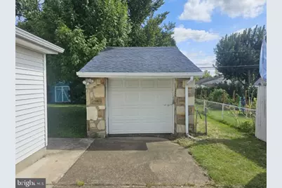 1353 Thomson Road, Abington, PA 19001 - Photo 2