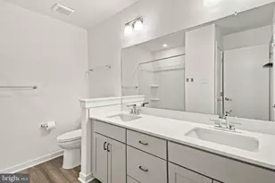 919 Riverplace Dr, Conshohocken, PA 19428 - Photo 10