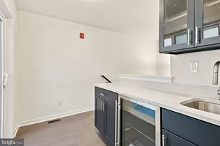919 Riverplace Dr, Conshohocken, PA 19428 - Photo 12