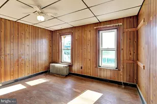 317 W Race St, Stowe, PA 19464 - Photo 16