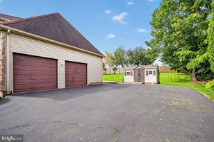 102 Trotter Ln, North Wales, PA 19454 - Photo 4
