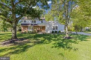 1421 Whitwood Dr, Blue Bell, PA 19422 - Photo 2