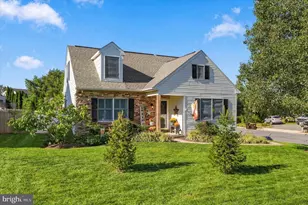 137 E 11th St, Pennsburg, PA 18073 - Photo 2
