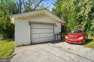 1701 New Hope St, Norristown, PA 19401 - Photo 14